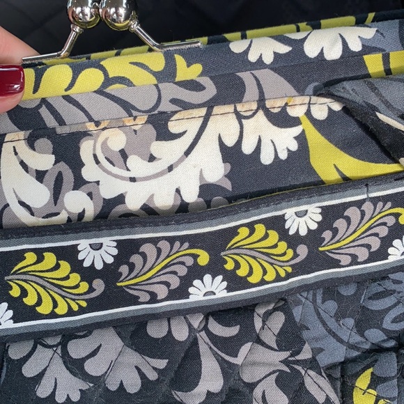 6 piece Vera Bradley set . - Picture 3 of 13